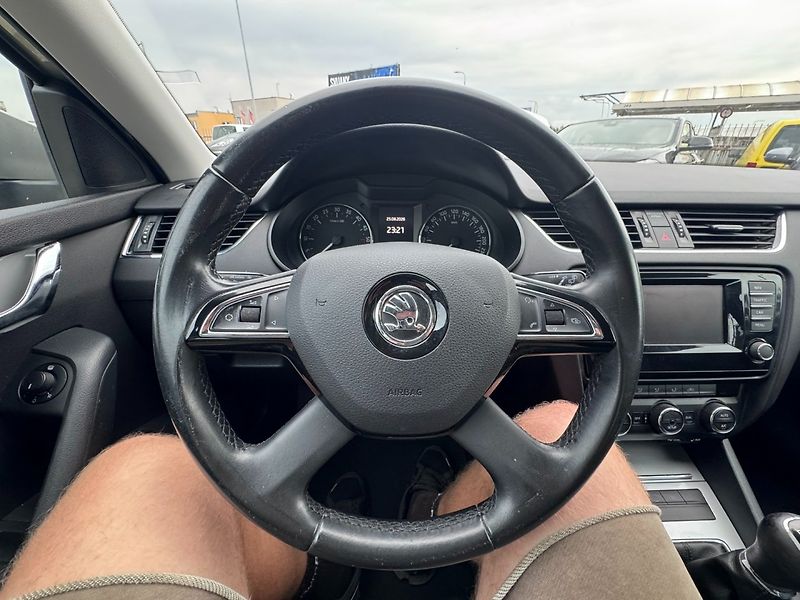 Škoda Octavia (2014) 1,6 TDI 77 KW STK - fotka 25 z 49