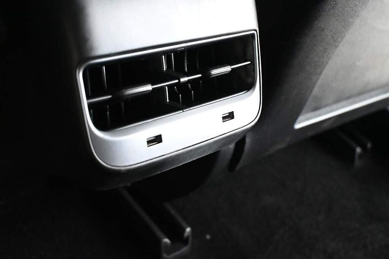 Tesla Model 3 (2019) RWD LED Kamera Range Plus 225K - fotka 26 z 34