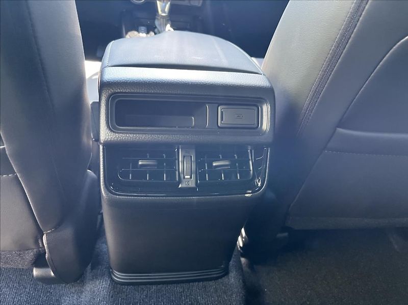 Isuzu D-Max 1,9 Double Cab  6A/T V-Cross M - fotka 12 z 28