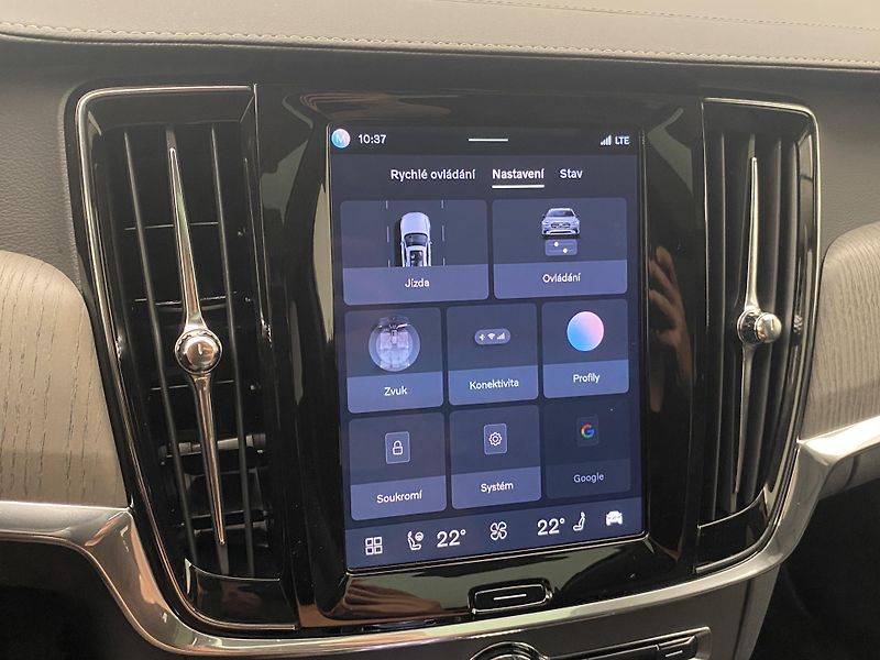 Volvo V90 T8 AWD RECHARGE BRIGHT ULTRA - fotka 46 z 58