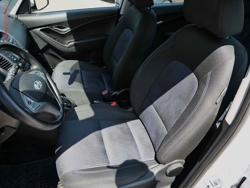Hyundai ix20 (2017) 1.6CVVT, ČR, AT - fotka 9 z 14