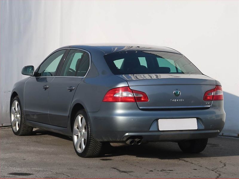 Škoda Superb (2011) Ambition 1.8 TSI, Serv.kniha - fotka 4 z 20