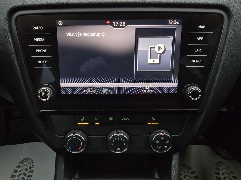 Škoda Octavia 110kW 1.Maj. ČR -DPH - fotka 29 z 36