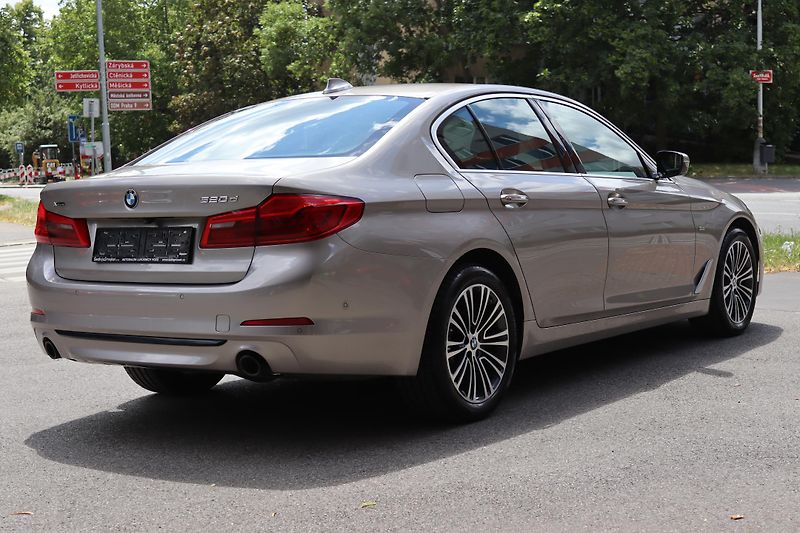 BMW Řada 5 520D XDRIVE SPORT LINE G30  - fotka 11 z 50