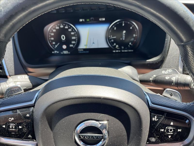 Volvo XC90 2,0 D5 R-DESIGN AWD SERVIS DPH - fotka 24 z 54