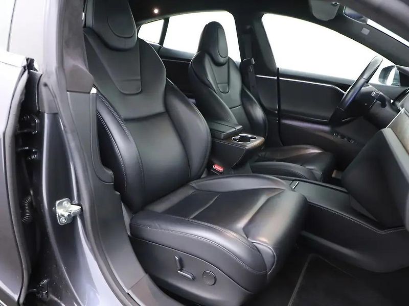Tesla Model S 90D AWD 311kW SOH 88% - fotka 4 z 11