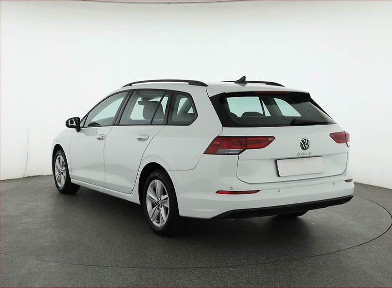 Volkswagen Golf (2023) 1.5 TSI, Tempomat - fotka 4 z 18