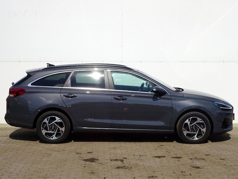 Hyundai i30 1.5 T-GDi 103kW DCT Style - fotka 3 z 20