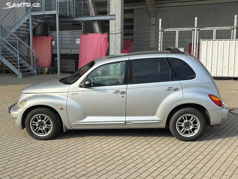 Chrysler PT Cruiser (2001) 2.0i, 104kw - fotka 2 z 17