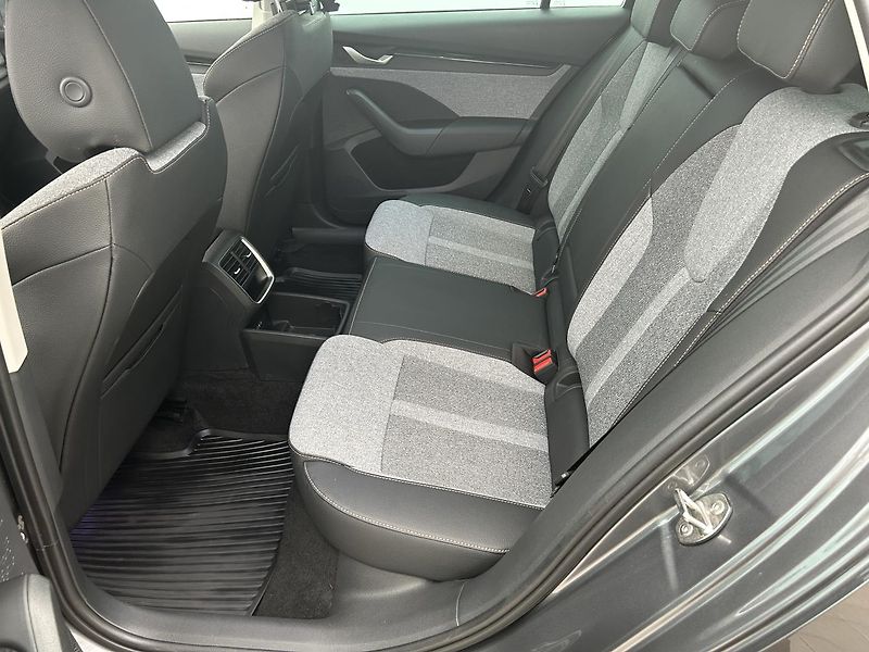Škoda Octavia 2.0 TDI Top selection - fotka 8 z 28