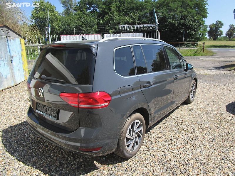 Volkswagen Touran 1,5TSI-110KW-7-MÍSTNÝ-NOVÁ STK - fotka 8 z 28