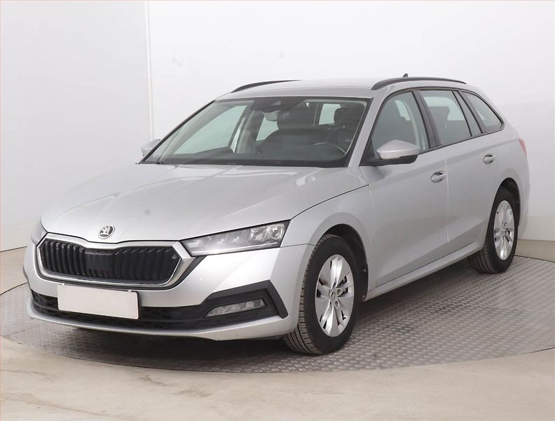 Škoda Octavia (2022) Ambition 2.0 TDI, ČR,1.maj - fotka 2 z 15