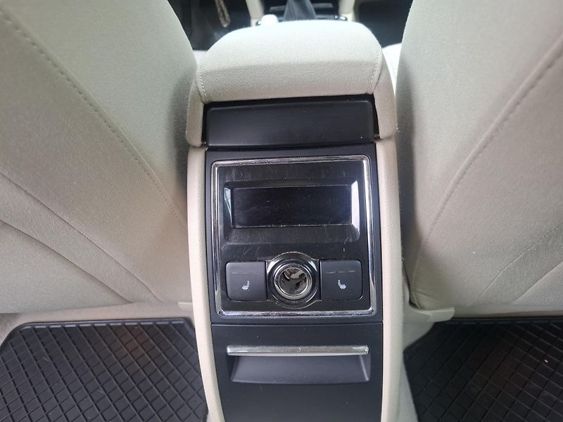 Škoda Superb (2008) 2-1.8 TSI,Elegance,xenon,CZ - fotka 10 z 18