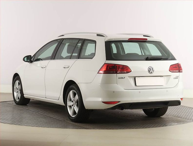 Volkswagen Golf (2015) 1.6 TDI, Automat, Serv.kniha - fotka 4 z 22