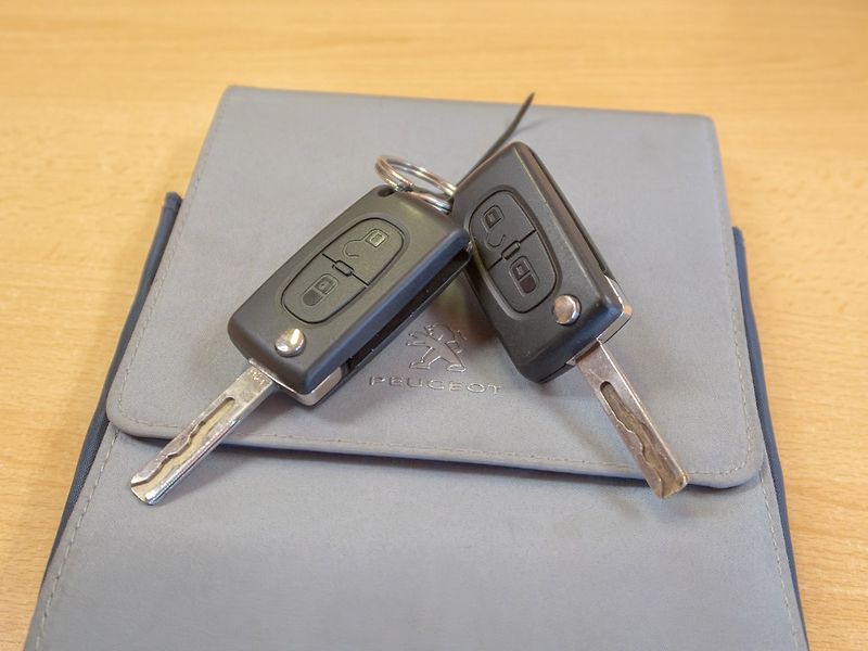 Peugeot 207 (2012) ČR 1.4i LPG – BOMBA DO 2033 - fotka 41 z 41