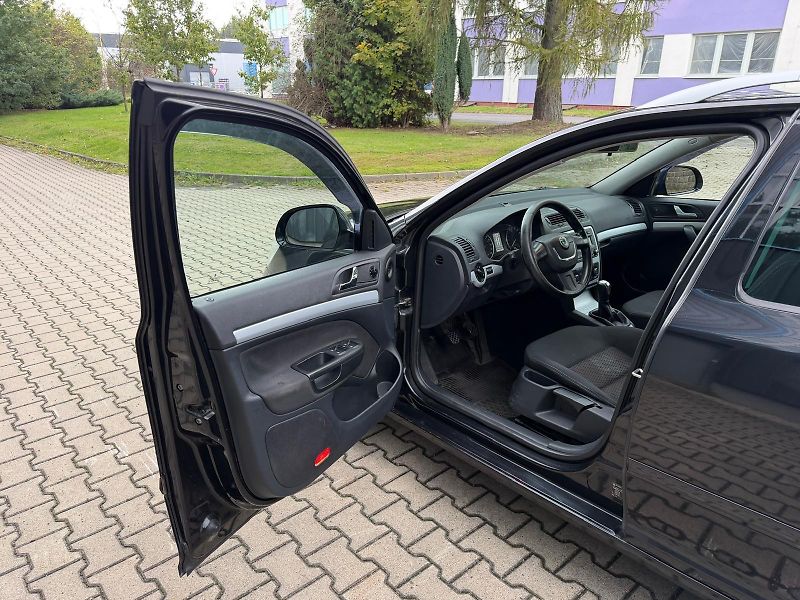 Škoda Octavia 1,6 TDi 77 kW / servis  - fotka 9 z 34