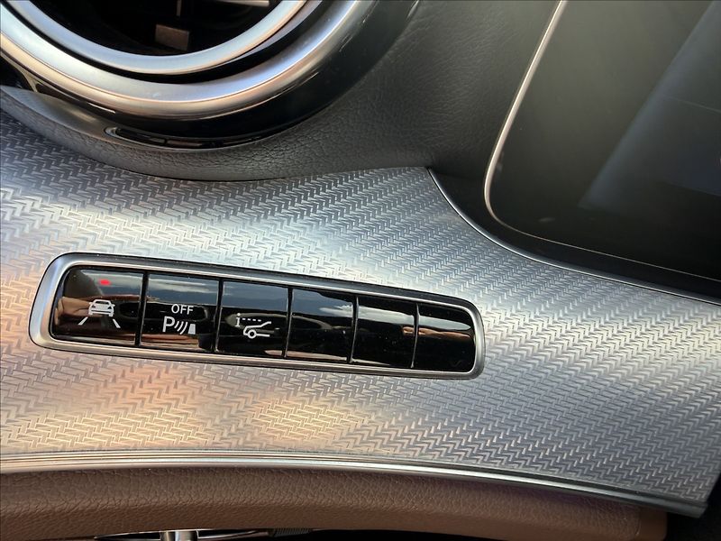 Mercedes-Benz Třídy E 2,0 4Matic ALL-TERREIN PANO LE - fotka 23 z 40
