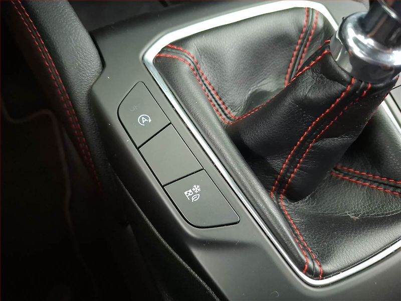 Ford Kuga (2023) ST-Line 1.5 EcoBoost - fotka 16 z 19
