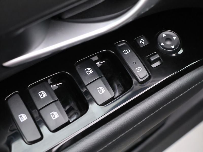 Hyundai Tucson 1,6 T-GDI HEV 169kW Comfort Za - fotka 14 z 34