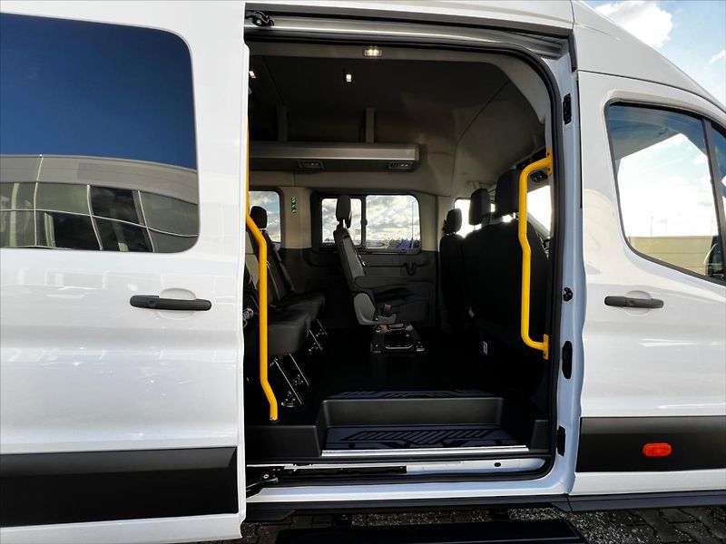 Ford Transit (2025) 2,0 EcoBlue BUS 18míst AUT L4 - fotka 14 z 37