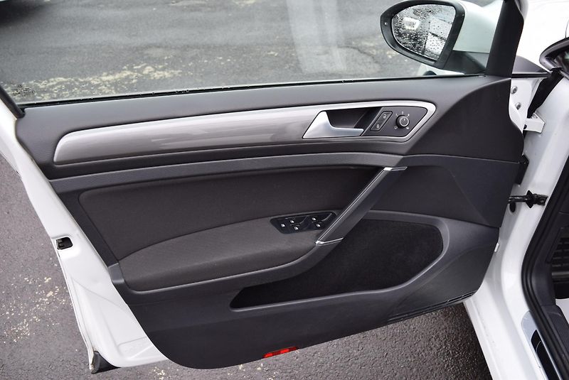 Volkswagen Golf Variant (2016) 1.4TSI 92kw CLBMT BMT PAN TAŽ - fotka 21 z 49