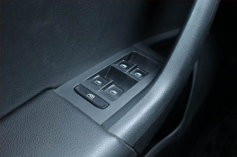 Škoda Octavia (2015) Scout 2.0 TDI, 4X4, Automat - fotka 19 z 20