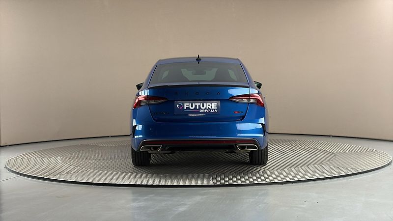 Škoda Octavia 2.0 TSI DSG RS - fotka 5 z 27