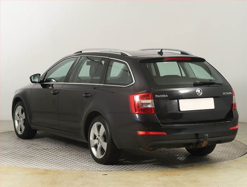 Škoda Octavia (2015) Ambition 2.0 TDI, Automat - fotka 4 z 20