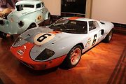 Ford GT40. Icky s ním a se spolujezdcem Jackie Oliverem vyhrál svou první čtyřiadvacetihodinovku v Le Mans v roce 1969. Foto: Wikimedia Commons, Sicnag, CC BY 2.0
