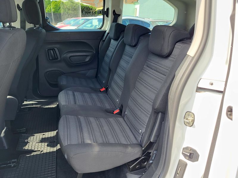 Opel Combo LIFE 1.5 CDTi 96kW L2 7-míst - fotka 8 z 45