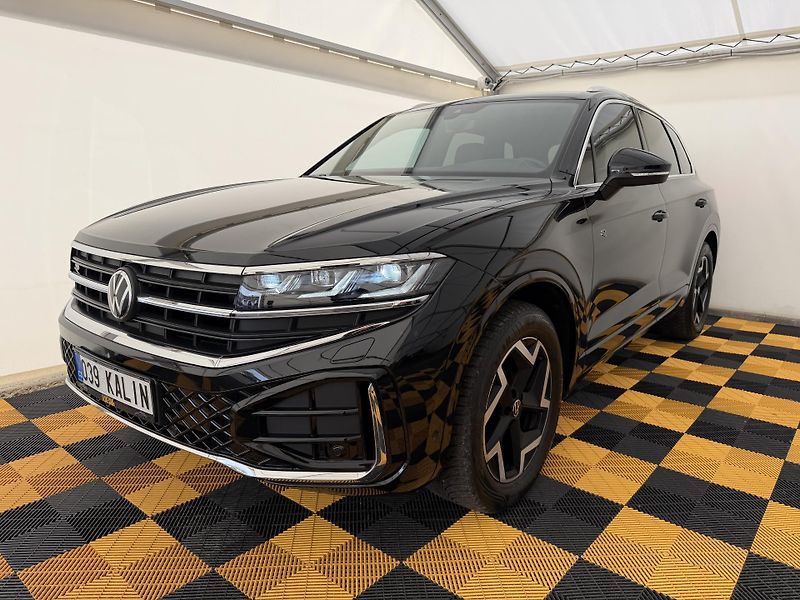Volkswagen Touareg 3.0Tdi*1-MAJ*DPH*HUD*R-LINE* - fotka 2 z 47