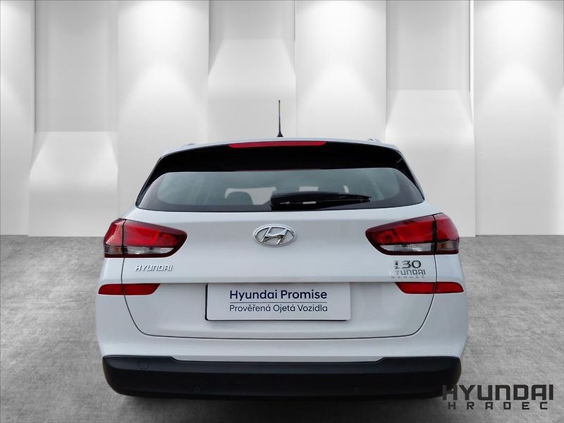 Hyundai i30 1,4   1.4T-GDi Start Plus - fotka 6 z 24