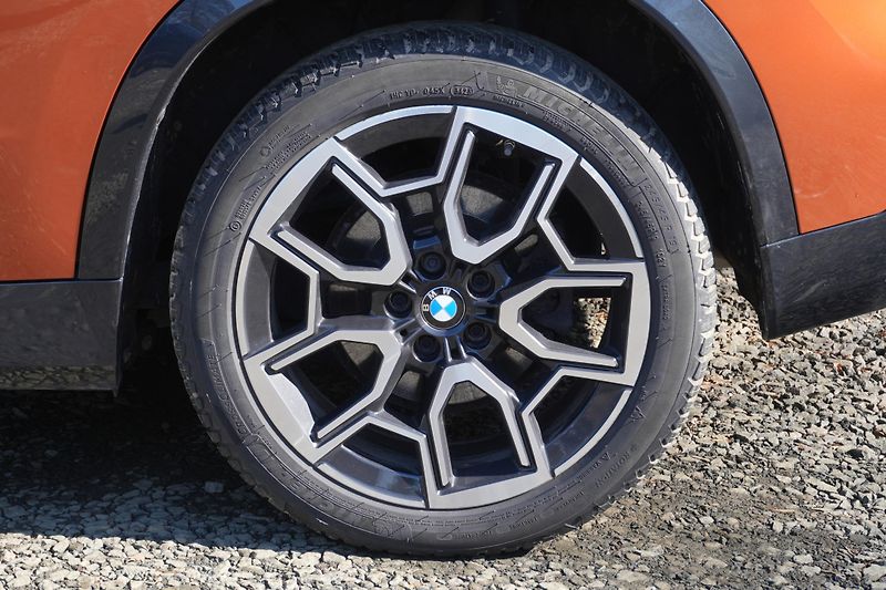 BMW X1 23i xDrive, Tažné, 360° kamera - fotka 5 z 40