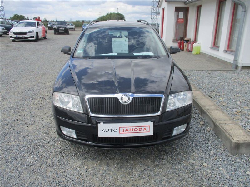 Škoda Octavia 1,6 MPI, aut.klima,serviska, - fotka 2 z 28