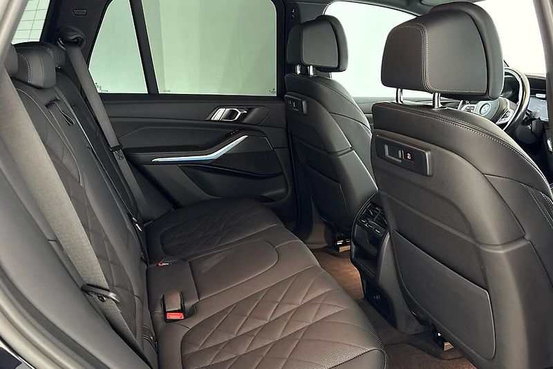 BMW X5 xDrive45e - fotka 14 z 28