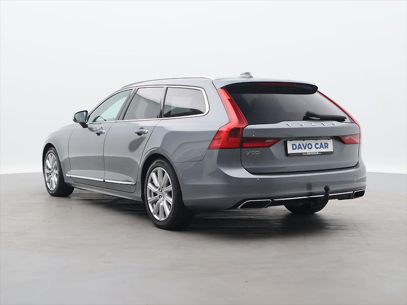 Volvo V90 2,0 D3 Drive-E Momentum Auto - fotka 5 z 38