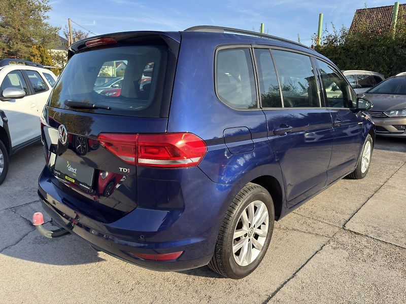 Volkswagen Touran - fotka 2 z 11