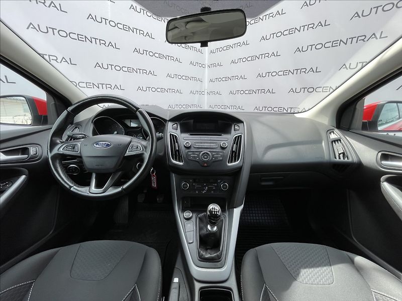 Ford Focus 1,0 i,92kW,ČR,DPH,STK 7/28 - fotka 17 z 22