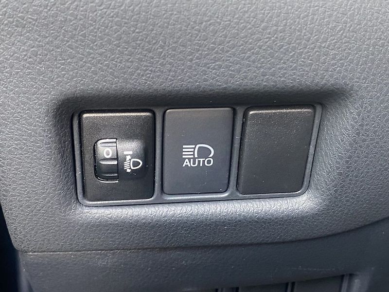 Toyota C-HR 1.8HSD, ČR-1m, Comfort, záruka - fotka 29 z 32