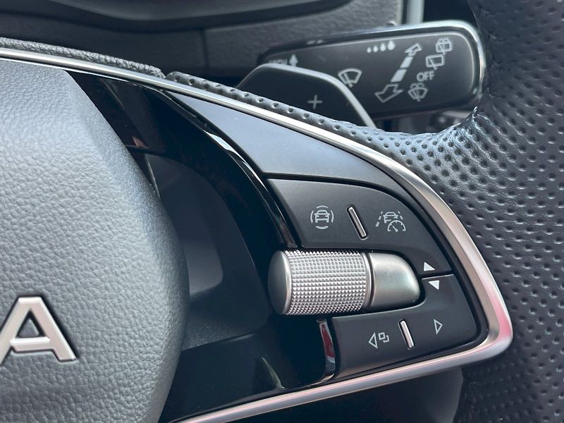 Škoda Karoq (2025) 1.5 TSI 110 kW DSG SportLine - fotka 12 z 35