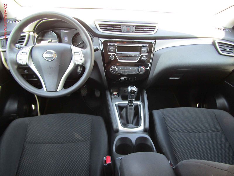Nissan Qashqai (2016) 1.2DIG-T, 2.maj,ČR, AC - fotka 8 z 17