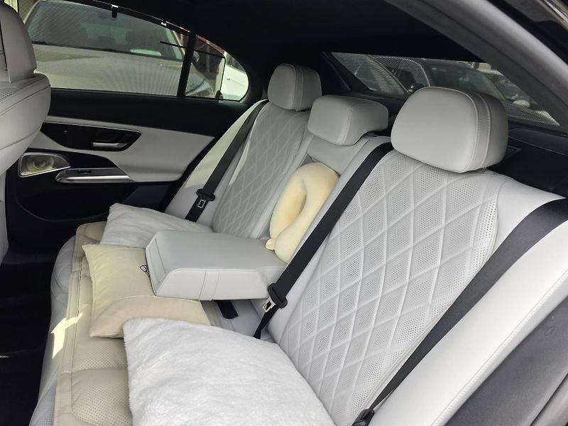 Mercedes-Benz Třídy E 450CDI AMG Burmaster 4D Full - fotka 11 z 25