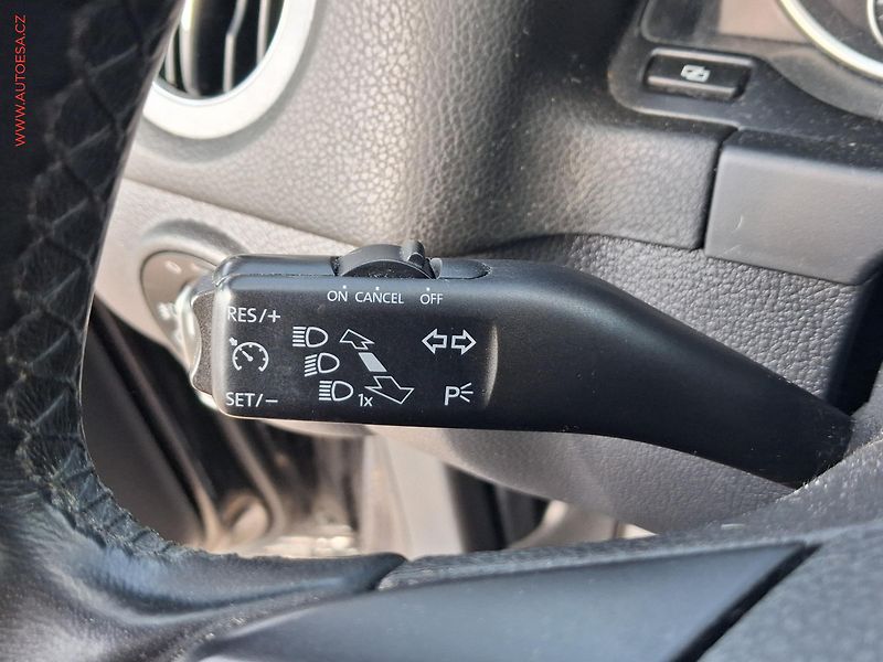 Volkswagen Tiguan (2012) 2.0 TSi 4X4, DSG, výhřev sed. - fotka 12 z 21