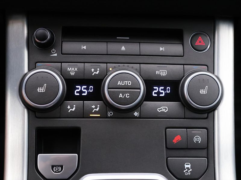 Land Rover Range Rover 2,2 TD4 Prestige CZ 1.maj DPH - fotka 24 z 35