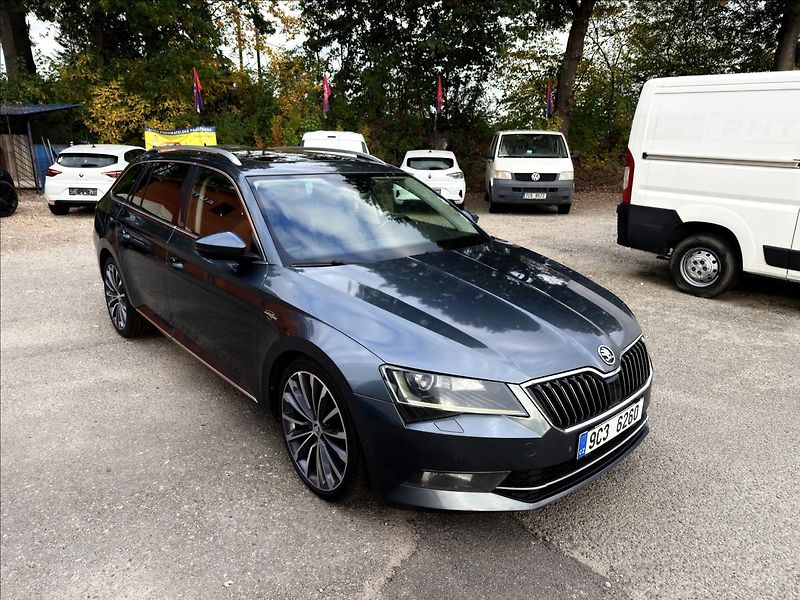 Škoda Superb 2,0 TDi Laurin & Klement - fotka 3 z 54