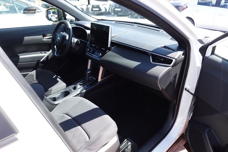 Toyota Corolla Cross 2,0 HEV Comfort FWD - fotka 12 z 28
