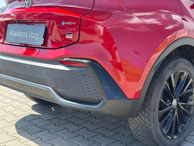 Toyota C-HR 2,0 HEV e-CVT GR Sport - fotka 30 z 30