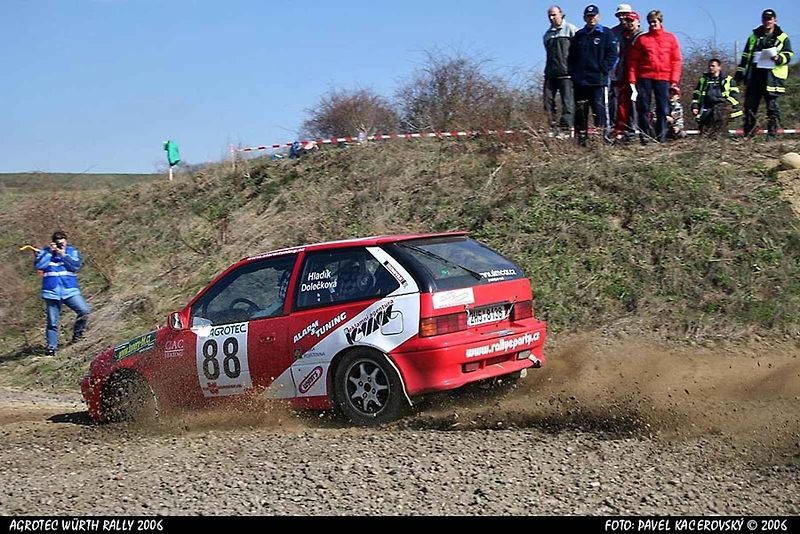 Jiří Hladík se svým zbrusu novým vozem Renault Clio Rally5 Phase II.