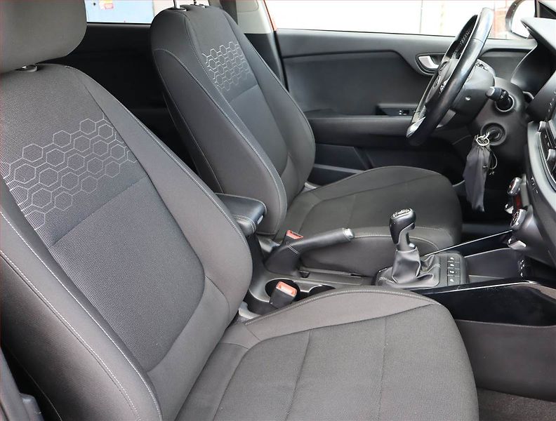 Kia Rio (2017) 1.0 T-GDI, Serv.kniha - fotka 9 z 18