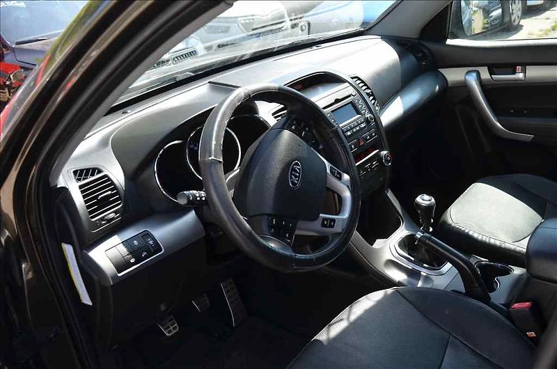 Kia Sorento (2012) 2,2 CRDI AWD - fotka 13 z 21